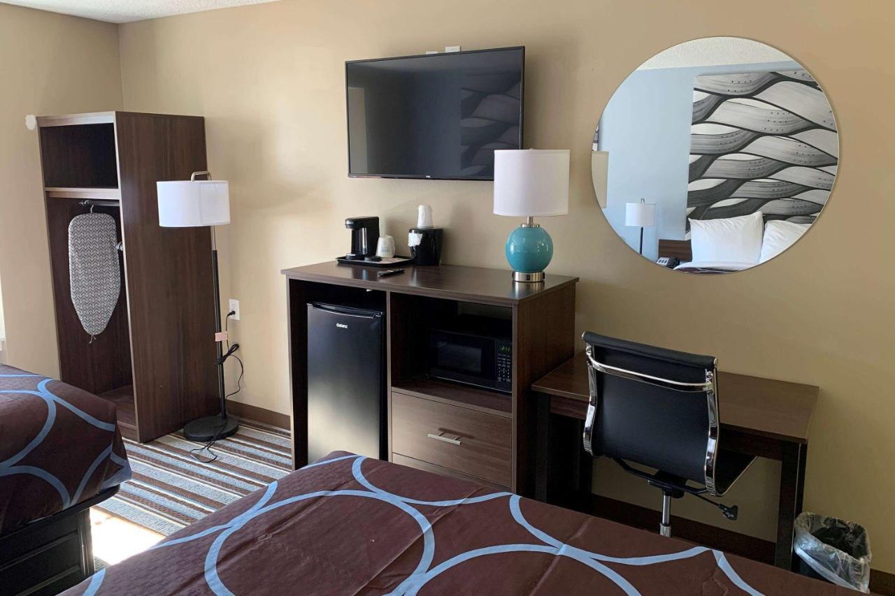 Super 8 By Wyndham Joliet Hotell Exteriör bild
