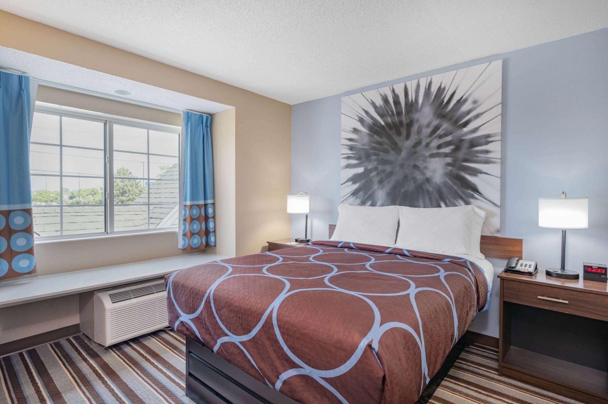 Super 8 By Wyndham Joliet Hotell Exteriör bild
