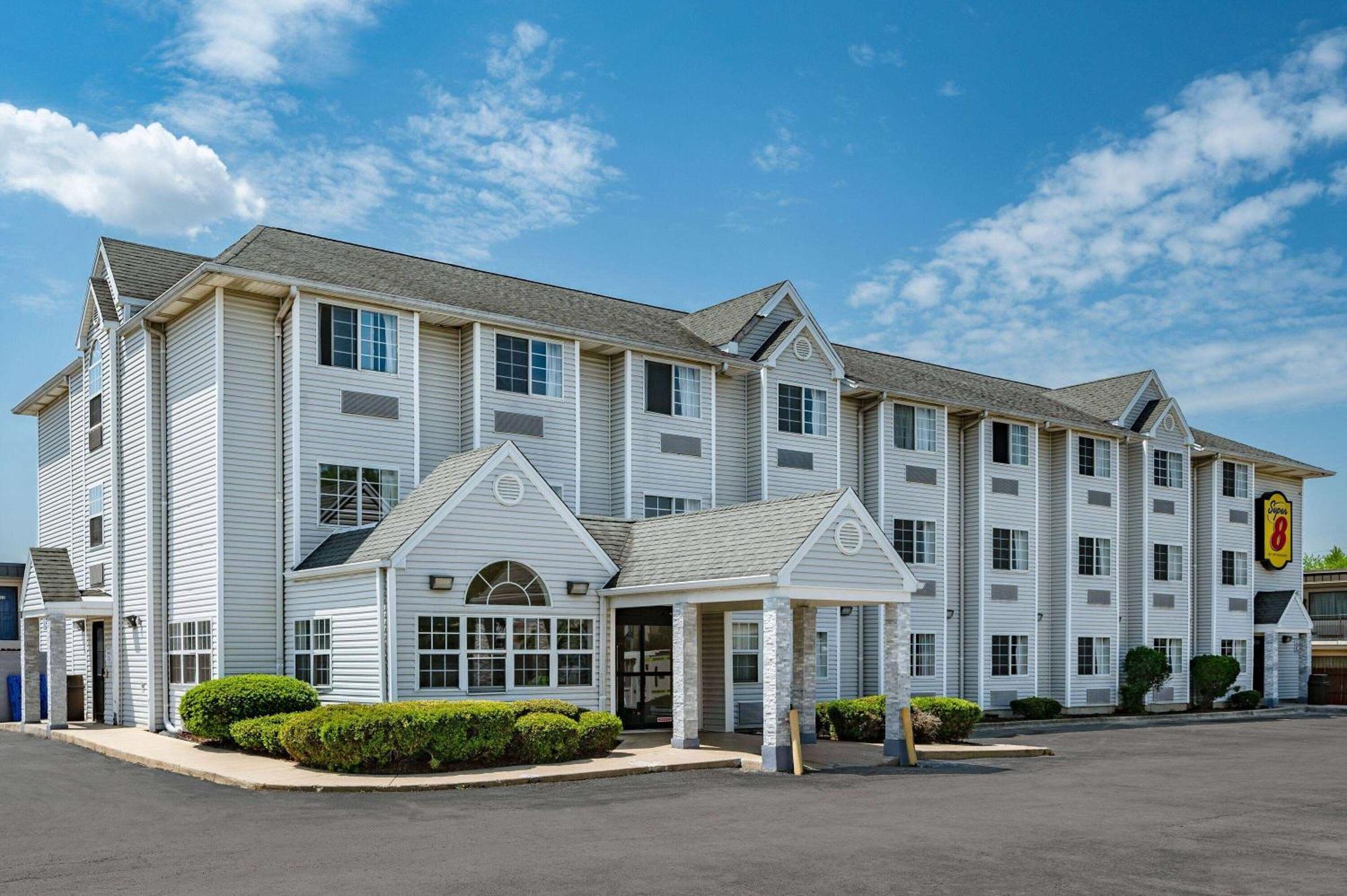 Super 8 By Wyndham Joliet Hotell Exteriör bild